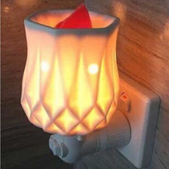 Scentsy Alabaster Mini Warmer - Picture 2 of 3